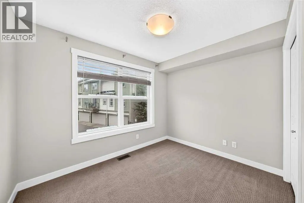 1042 Mckenzie Towne Villas SE