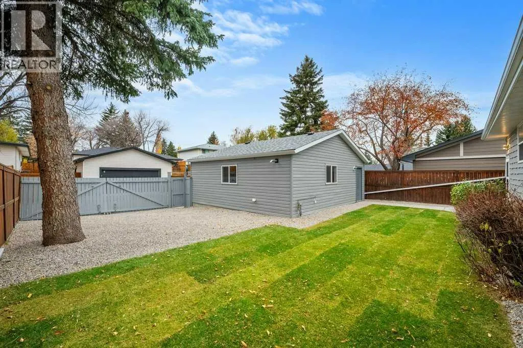 7 Canna Bay SW