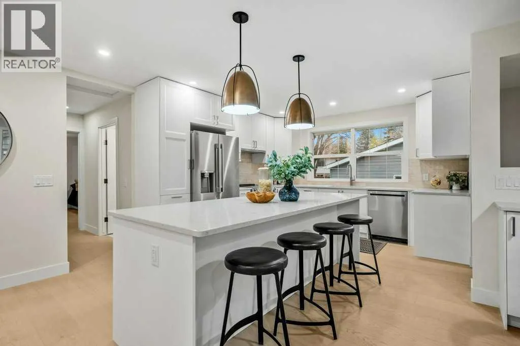 7 Canna Bay SW
