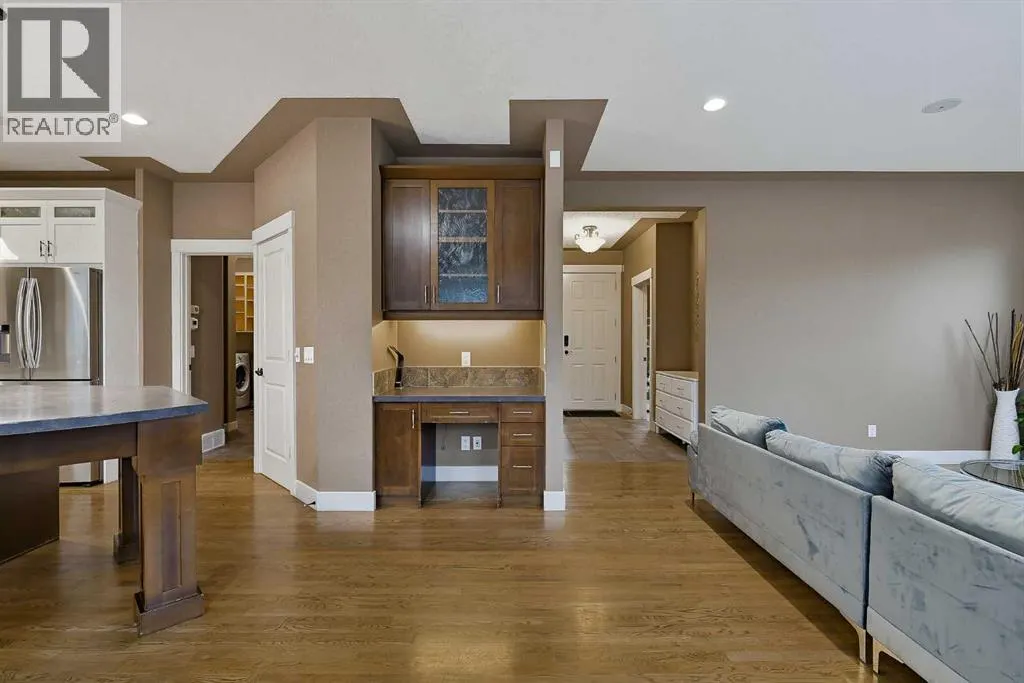 36 Evergreen Square SW