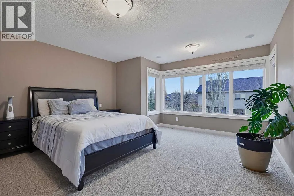 36 Evergreen Square SW
