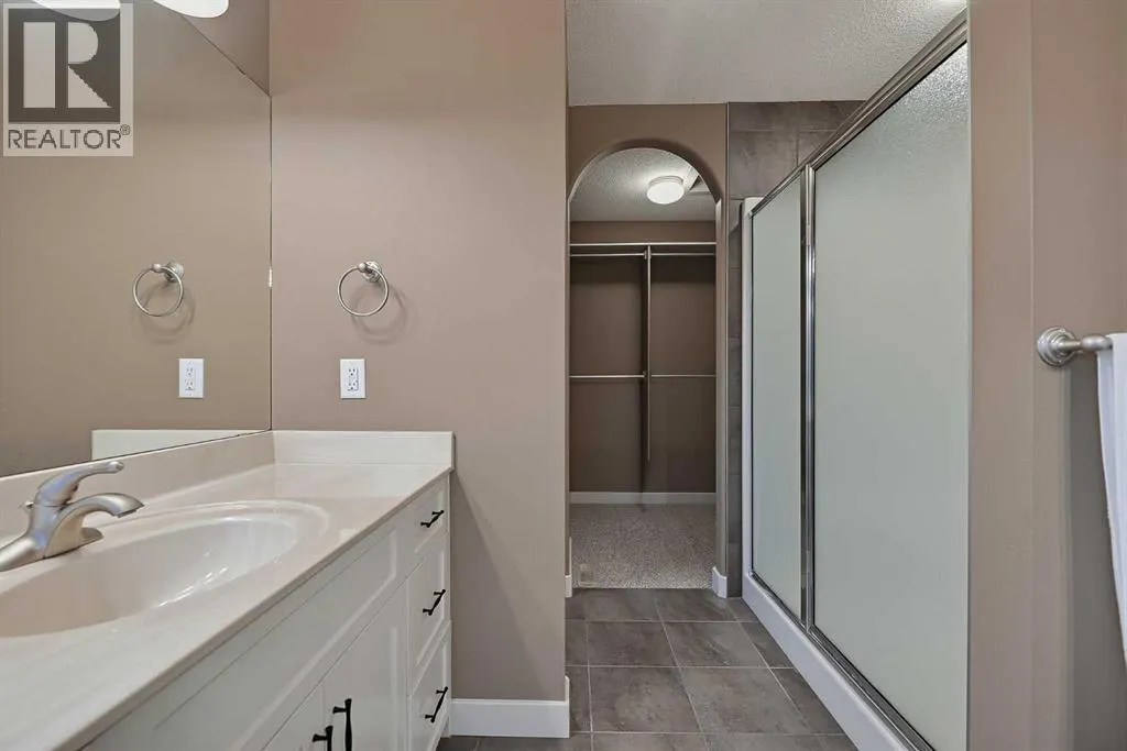36 Evergreen Square SW