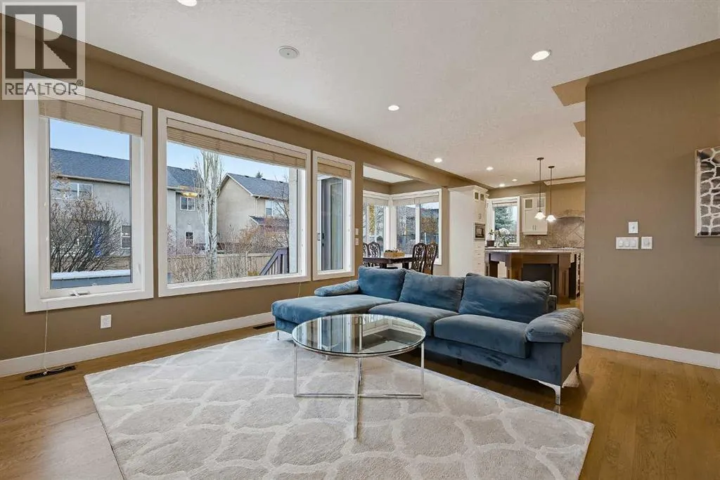 36 Evergreen Square SW