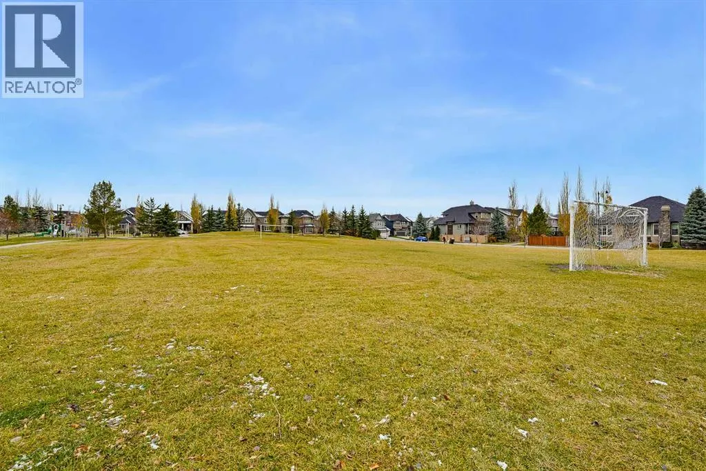 36 Evergreen Square SW