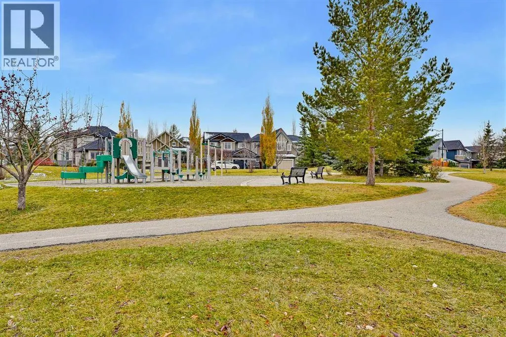 36 Evergreen Square SW
