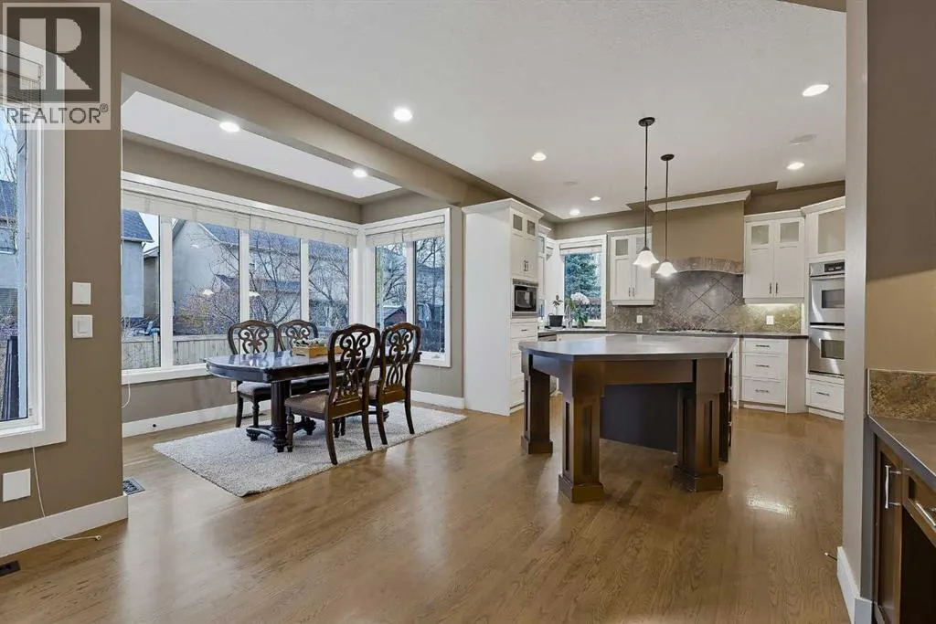36 Evergreen Square SW