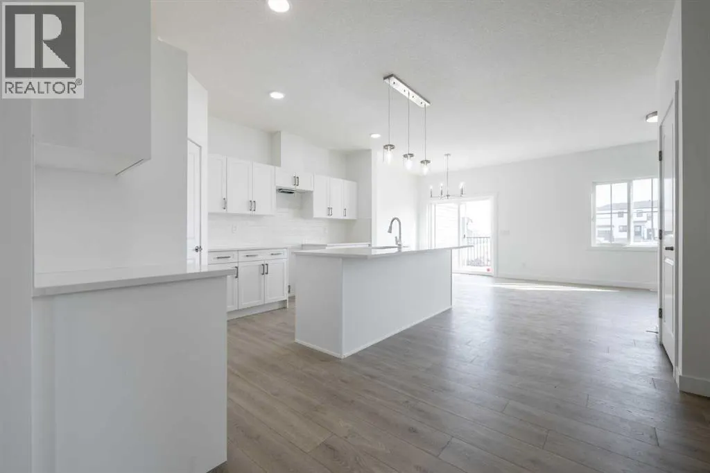 304 Edgefield Close