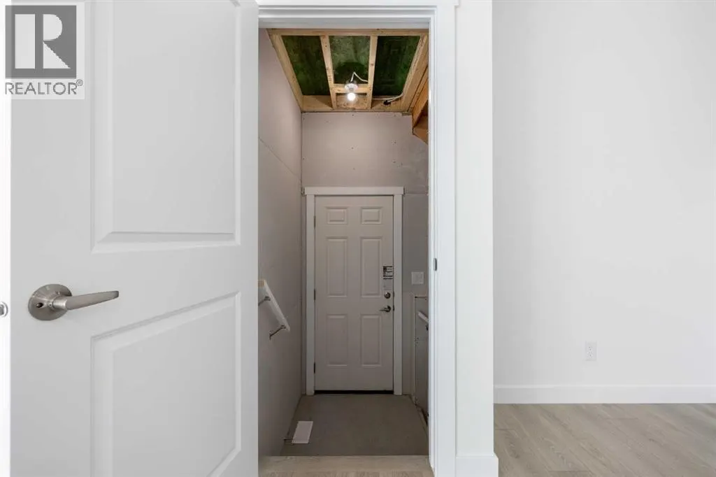 304 Edgefield Close