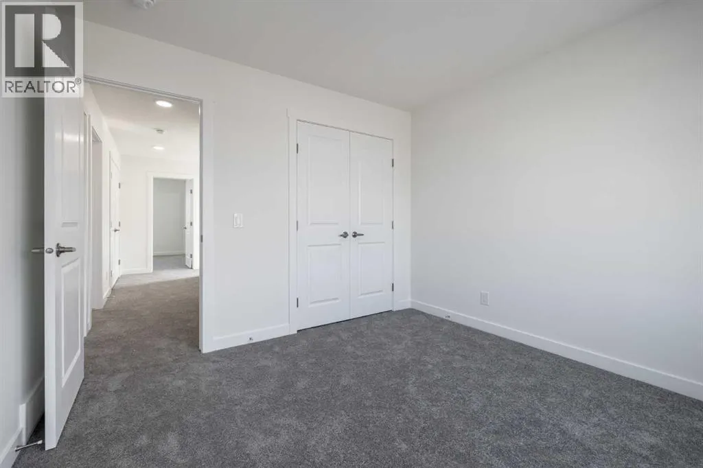 304 Edgefield Close