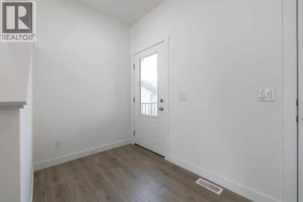 304 Edgefield Close
