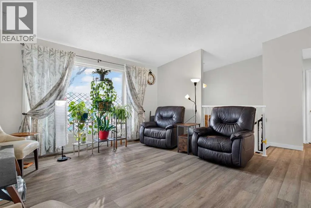 1051 Abbeydale Drive NE