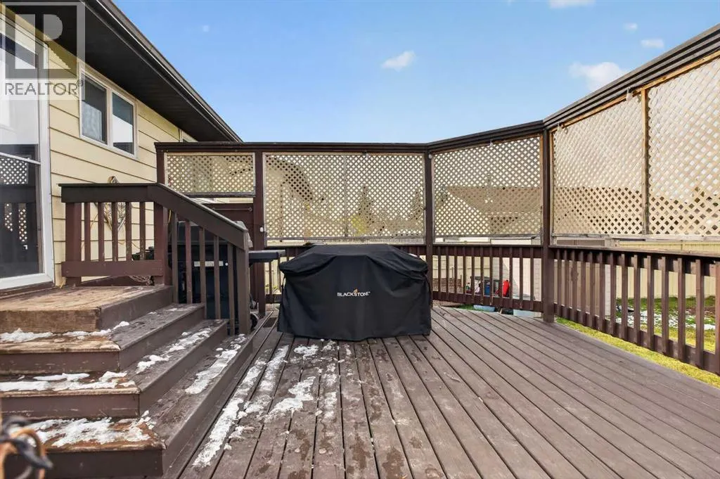 1051 Abbeydale Drive NE