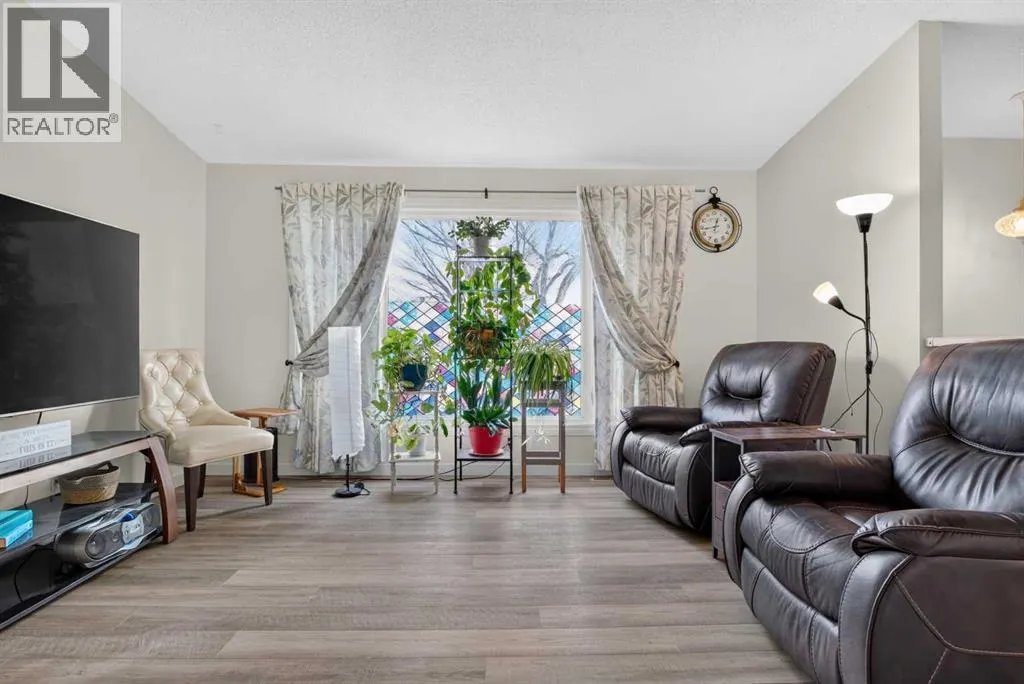 1051 Abbeydale Drive NE