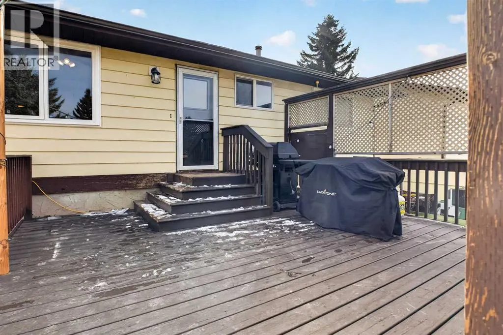 1051 Abbeydale Drive NE