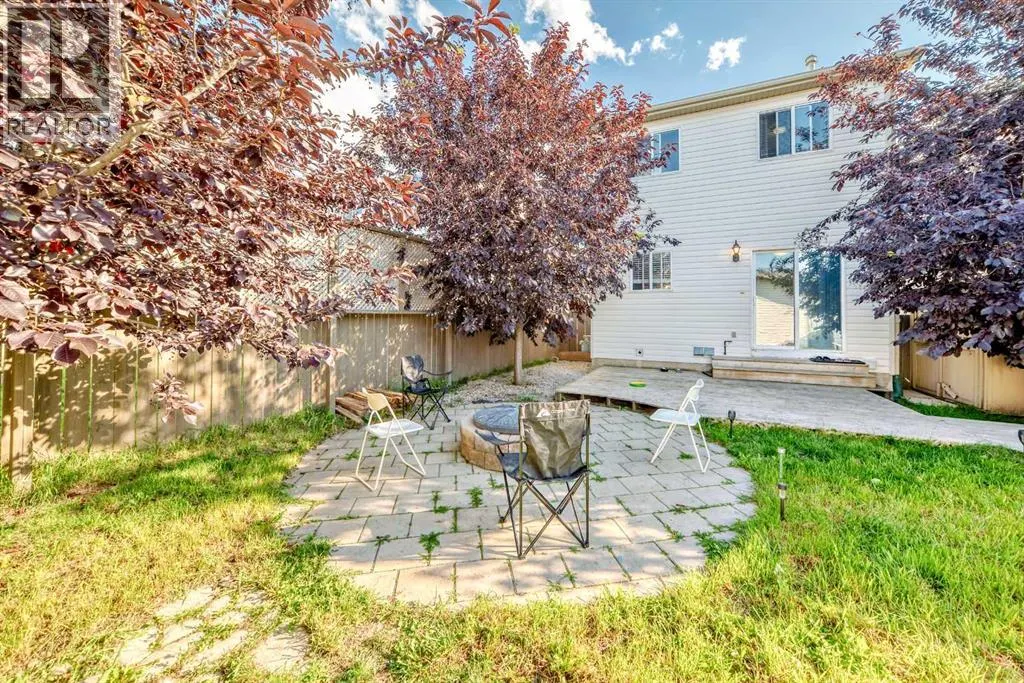 57 Martinvalley Way NE