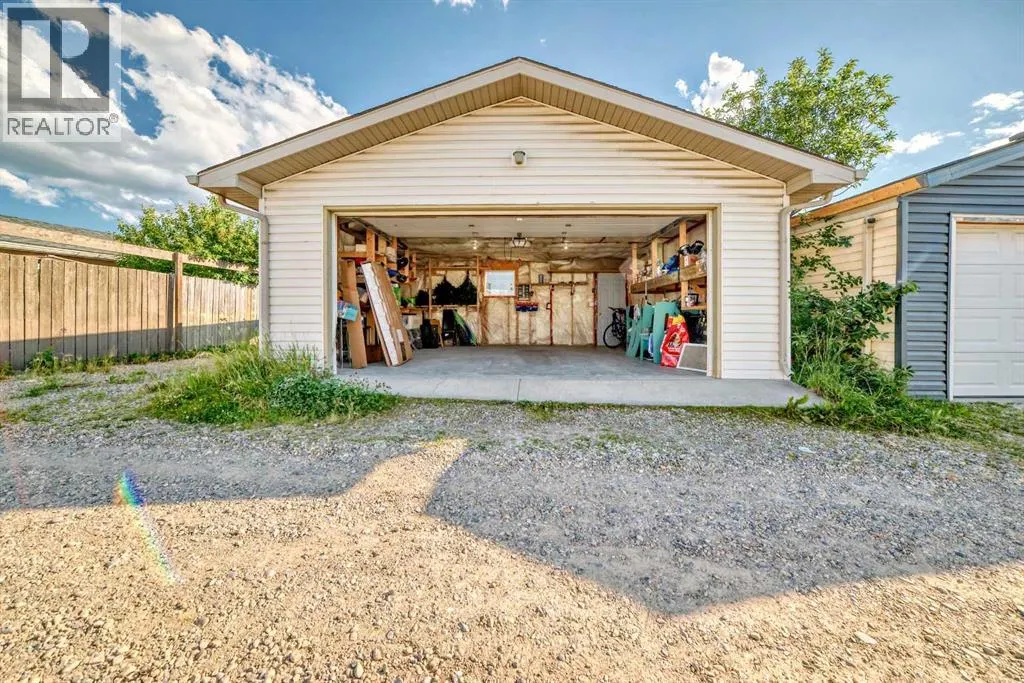 57 Martinvalley Way NE