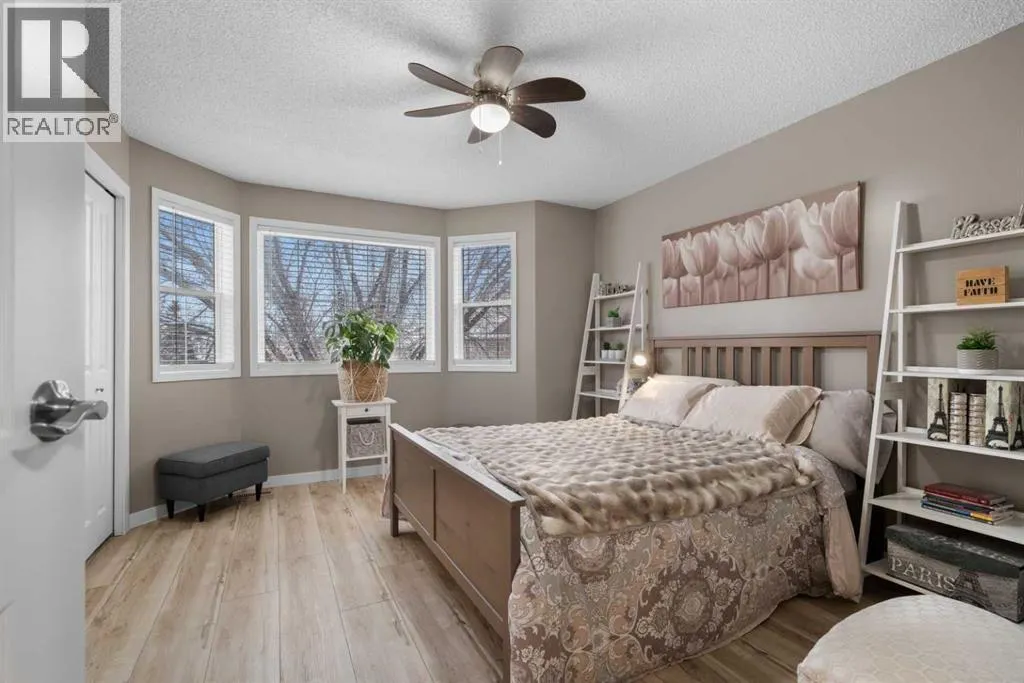 24 Mt Allan Circle SE