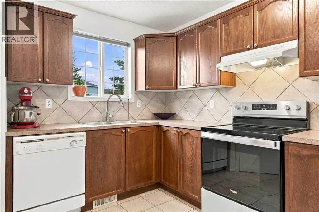 619 Country Village Cape NE