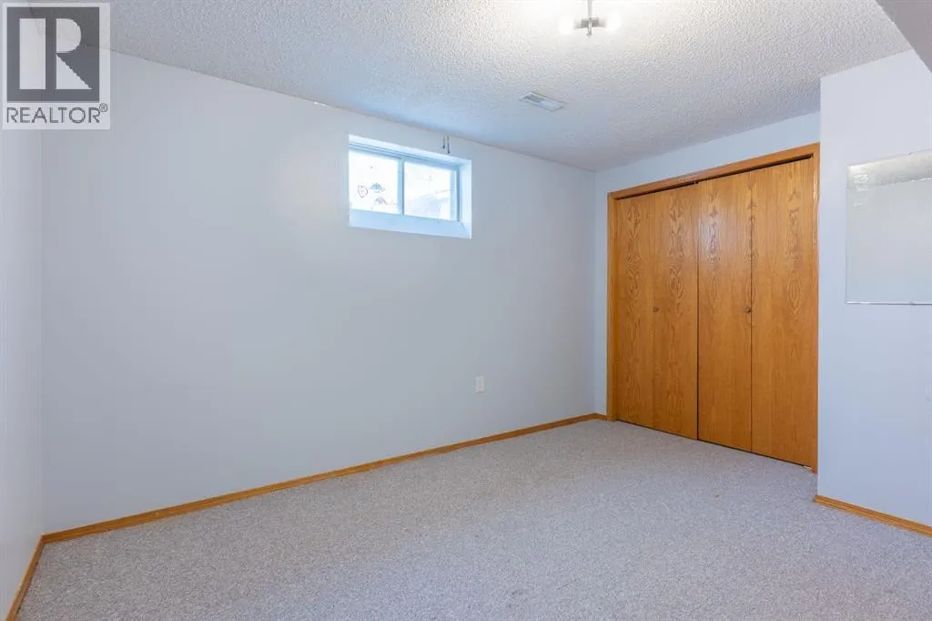 5 Stapeford Crescent SE