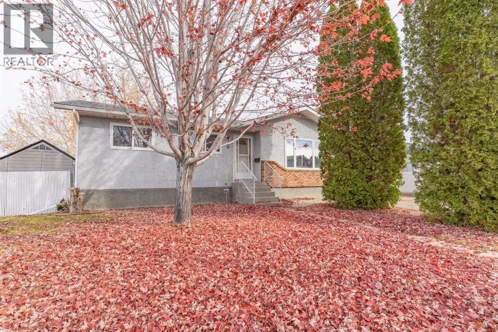 5 Stapeford Crescent SE