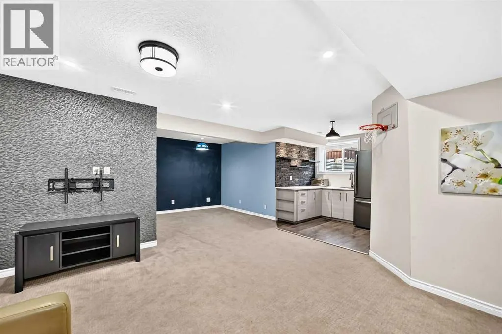 157 Sage Valley Road NW