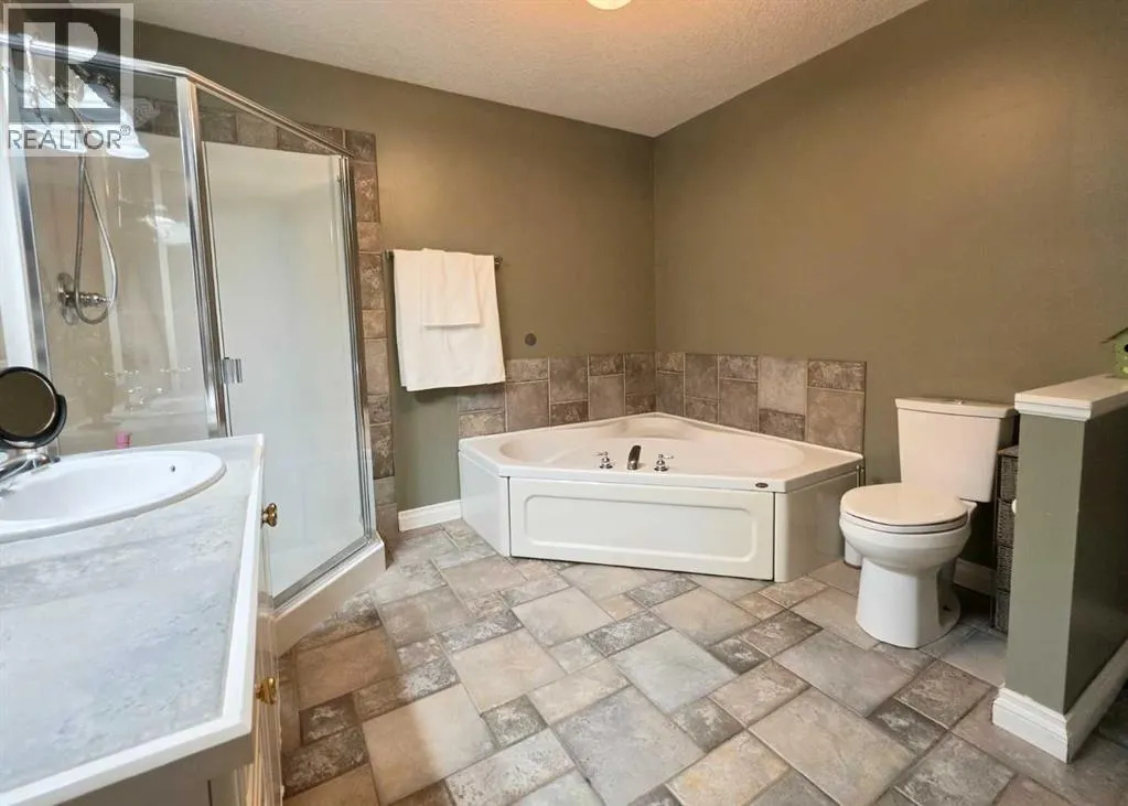 672 Killarney Glen Court SW