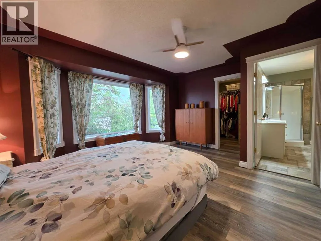 672 Killarney Glen Court SW
