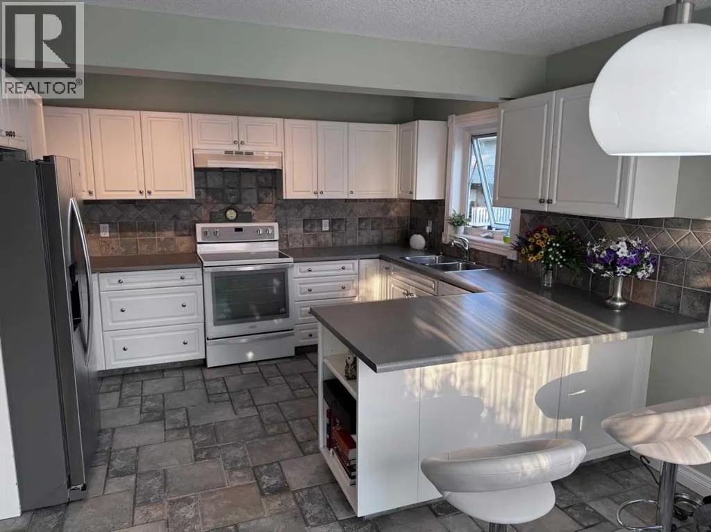 672 Killarney Glen Court SW