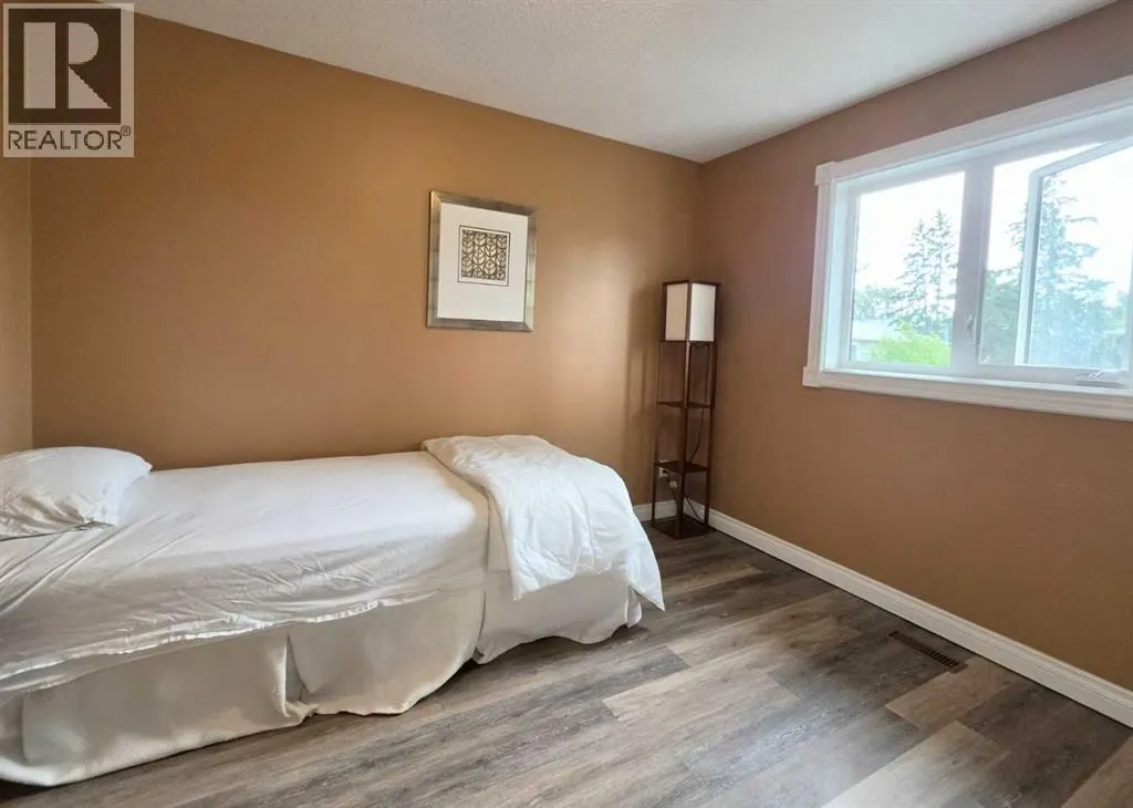 672 Killarney Glen Court SW