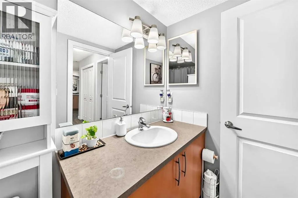 115, 156 Country Village Circle NE