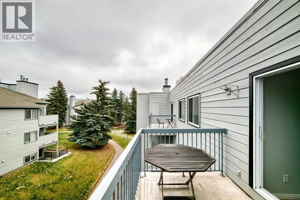 2467, 70 Glamis Drive SW