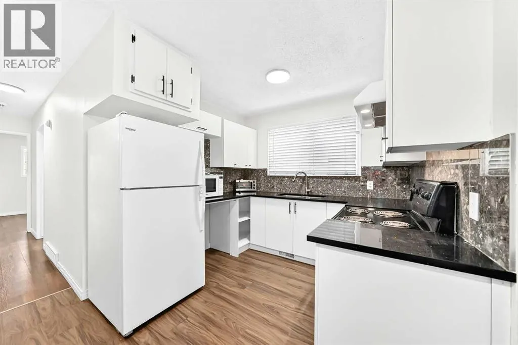 127 Whitworth Way NE