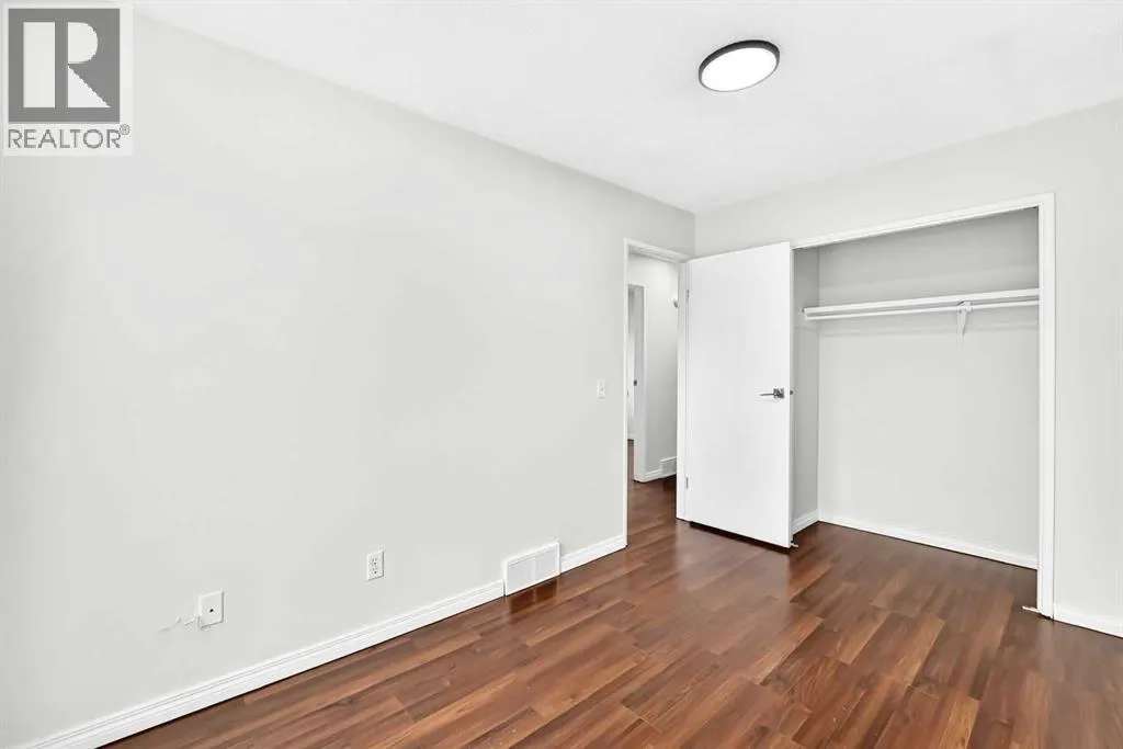 127 Whitworth Way NE