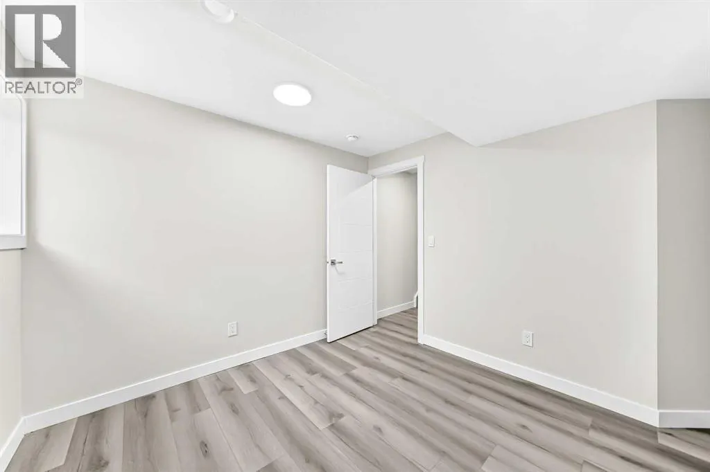 127 Whitworth Way NE