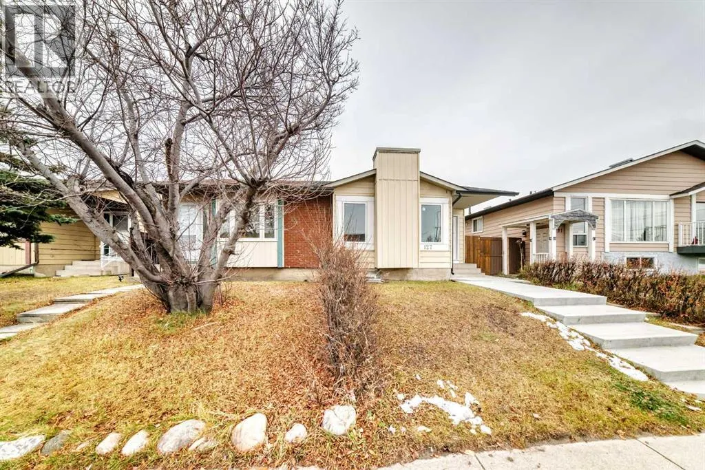 127 Whitworth Way NE