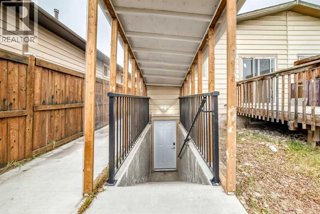 127 Whitworth Way NE