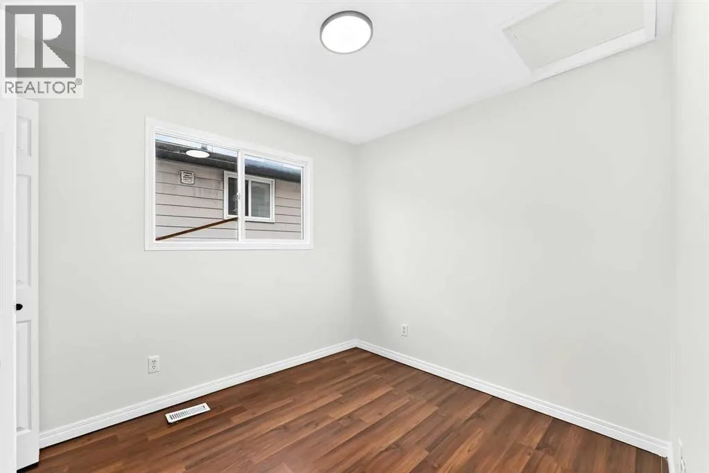 127 Whitworth Way NE