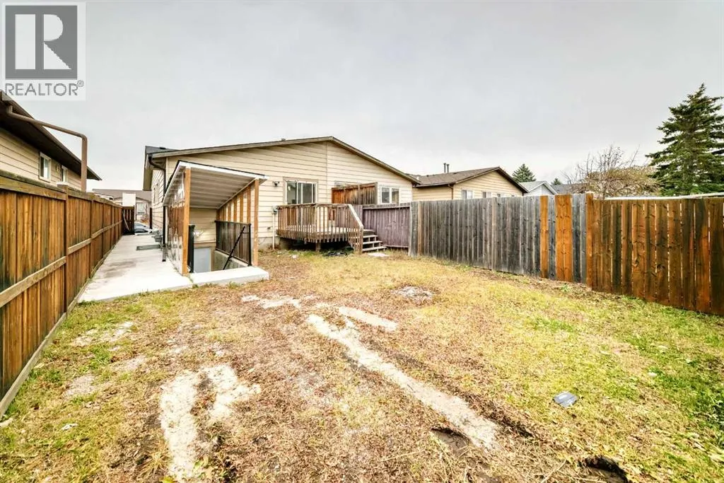 127 Whitworth Way NE