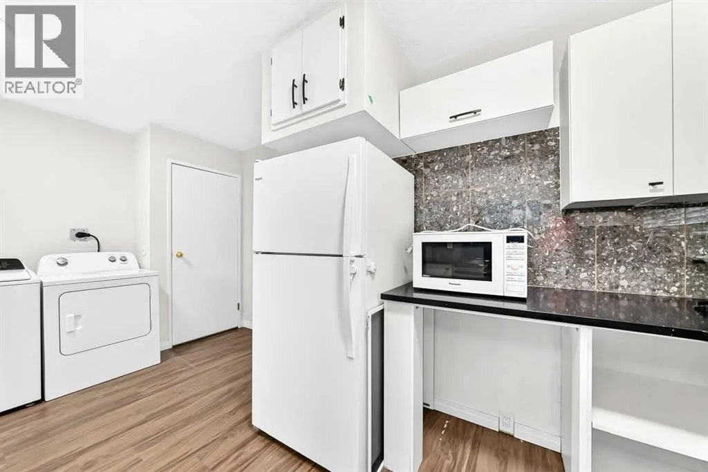 127 Whitworth Way NE