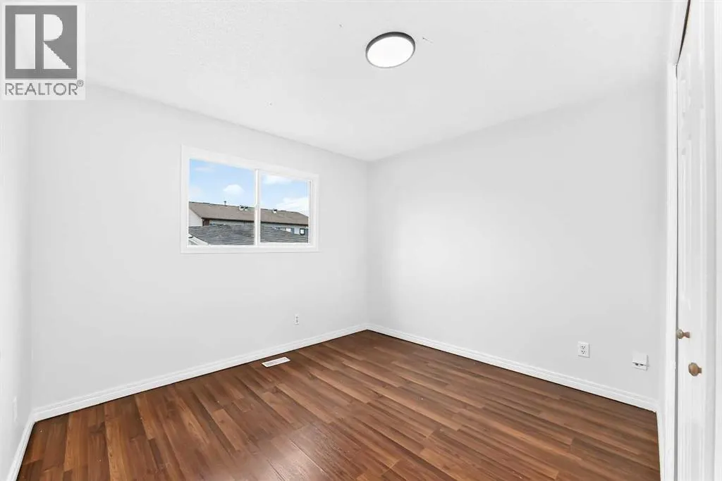 127 Whitworth Way NE
