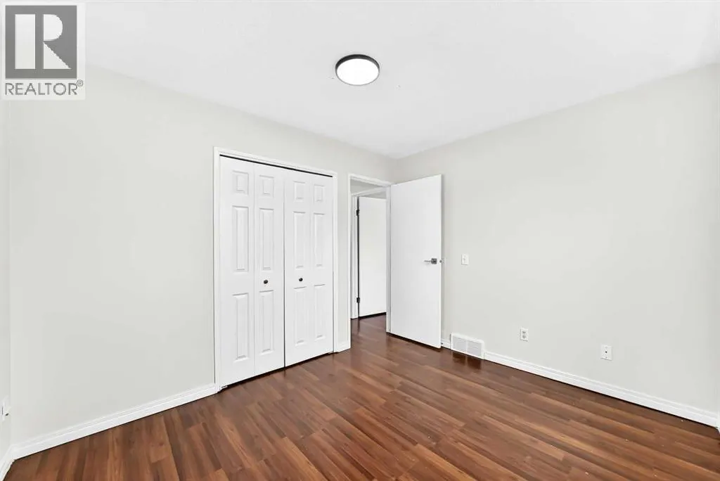 127 Whitworth Way NE