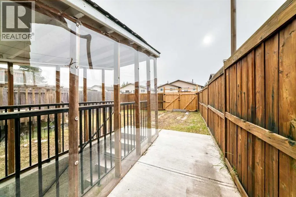 127 Whitworth Way NE