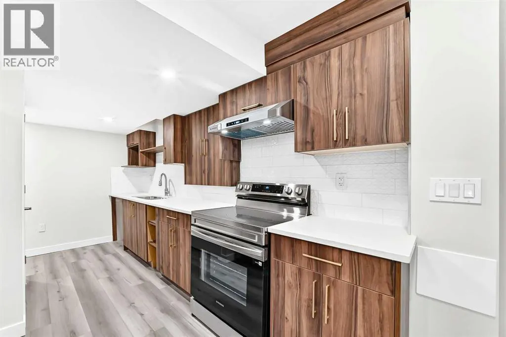 127 Whitworth Way NE