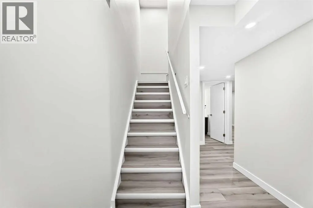 127 Whitworth Way NE