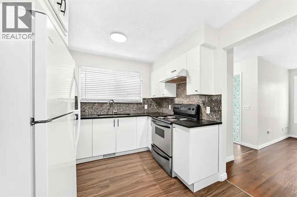 127 Whitworth Way NE