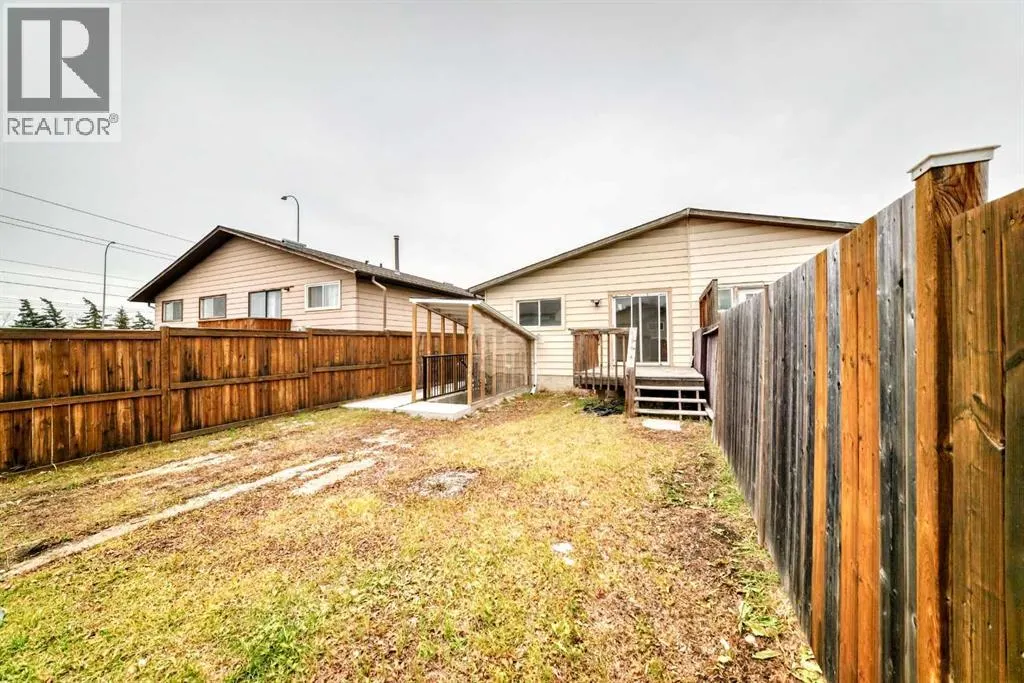 127 Whitworth Way NE