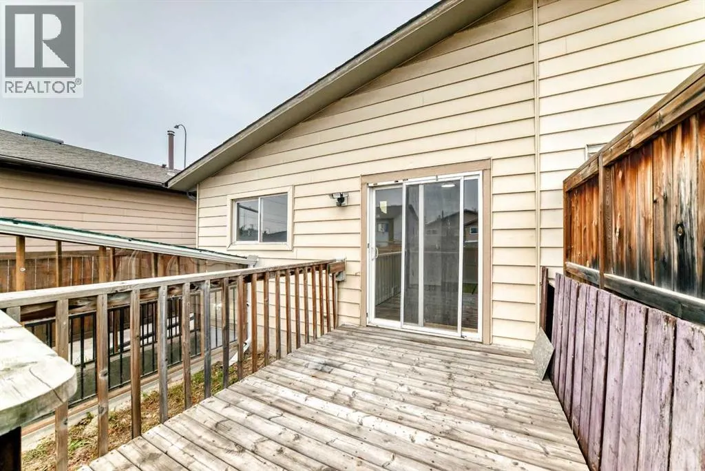 127 Whitworth Way NE