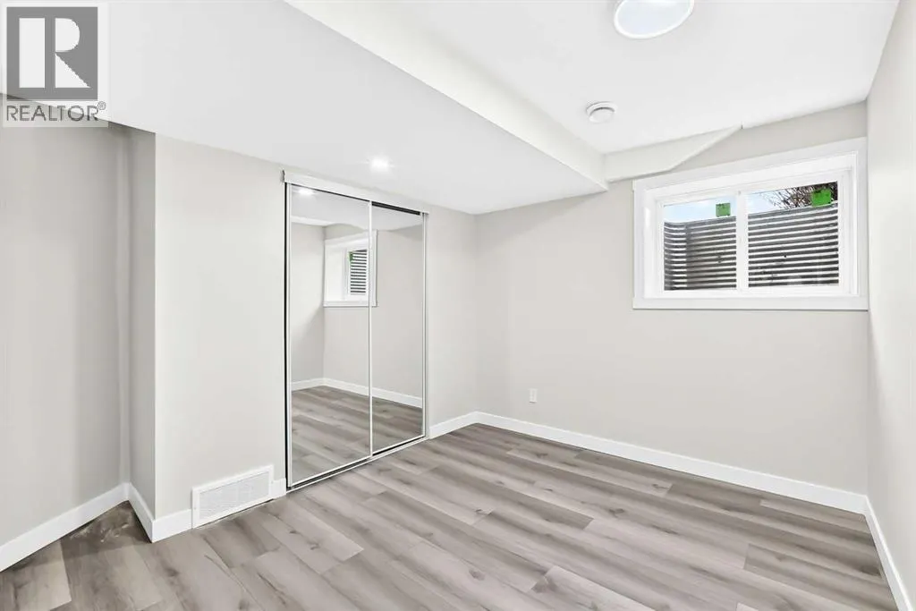 127 Whitworth Way NE