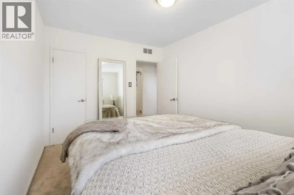 554 Killarney Glen Court SW