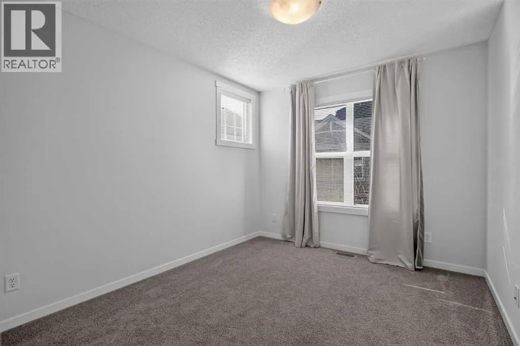 237 Cranbrook Square SE